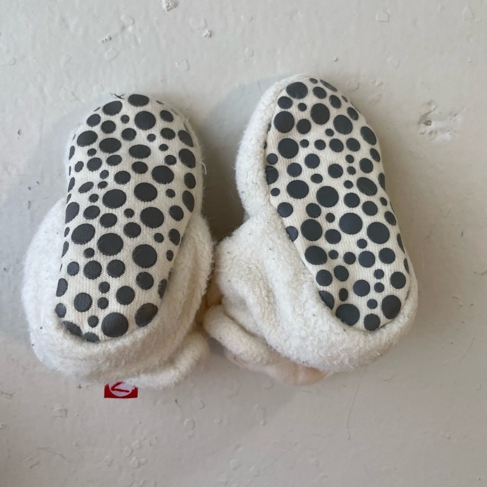 Zutano Unisex Cream Fleece Baby Booties boots with Organic Cotton Lining - Picture 5 of 9